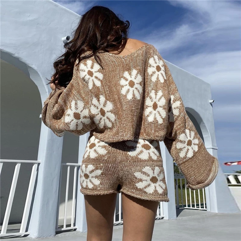 FUFUCAILLM 2 Pieces Fall Knitted Sets Women Long Sleeve Slash Floral Knit Sweater + Zip Up Shorts Suits Loose Fashion Outfits