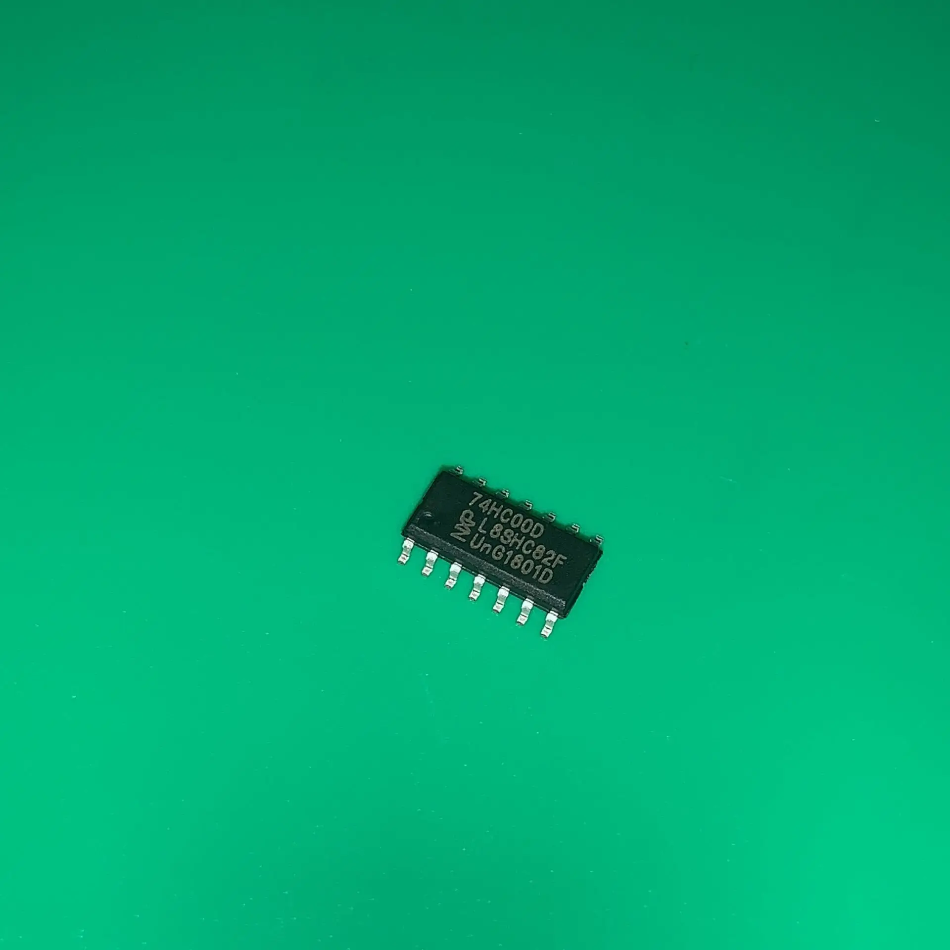 20 cái/lốc 74HC00D SOP14 IC CỔNG NAND 4CH 2-INP 14-SOIC 74HC00