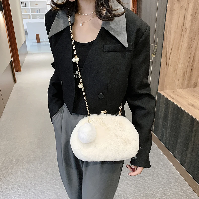 Frame Plush Bags For Women 2021 Winter New Pearl Chain Fluffy Bag Solid Furry Crossbody Shoulder Bags Clutch Faux Fur Bag Ladies