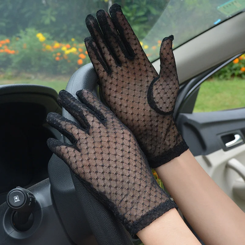 Women Summer Sexy Black Lace Gloves Mesh Hollow Breathable Sunscreen Short Paragraph Female High Elasticity Transparent Gloves