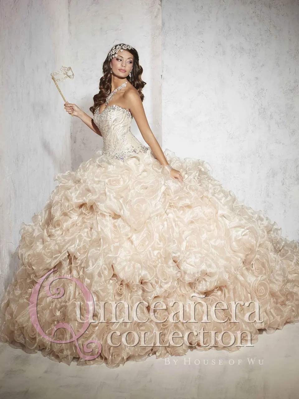 Stunning Champage vestidos de quinceanera 2019 Masquerade Ball Gowns Ruffle Heavy Crystals vestido de 15 anos Custom CH-1533