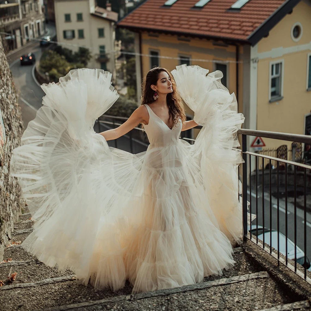 Vestido de boda de tul escalonado con escote en V, volantes rizados, espalda abierta, botones de cremallera, traje nupcial de playa, personalizado, de talla grande, 2021