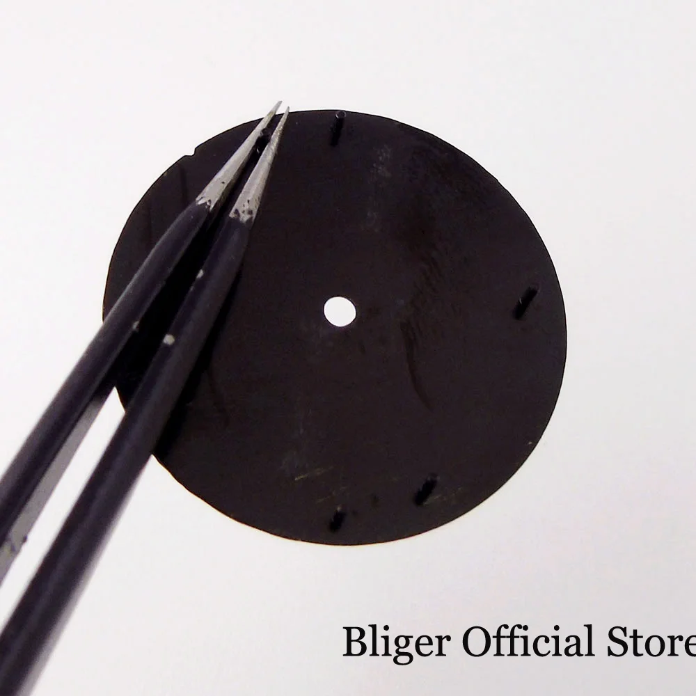 Mostrador de relógio "preto sem índice,