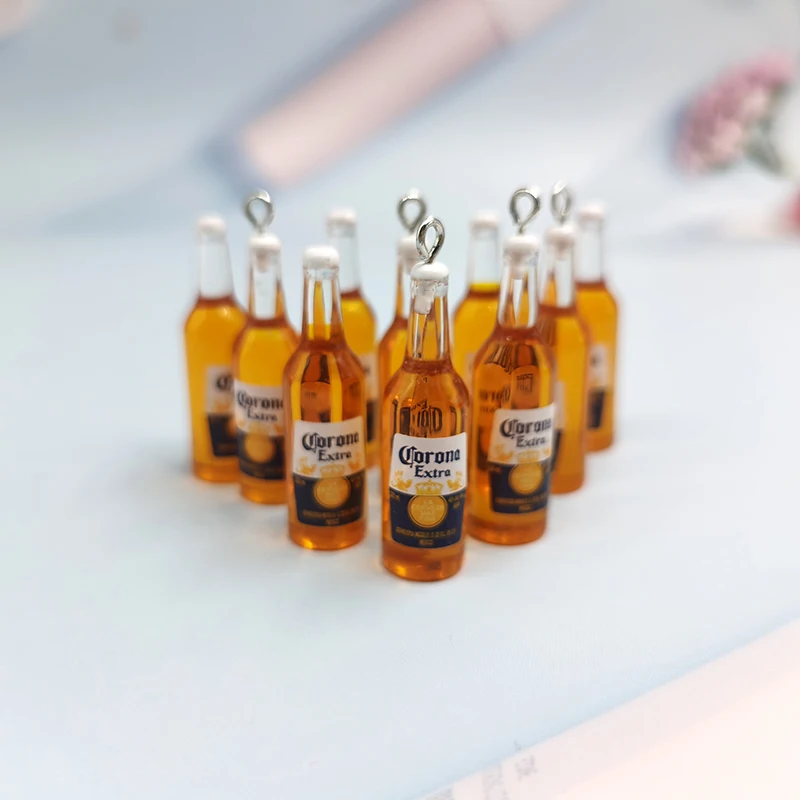 10 Uds nueva botella de cerveza pendientes de resina encantos botella para beber para llavero COLLAR COLGANTE joyería hallazgos encanto flotante C228
