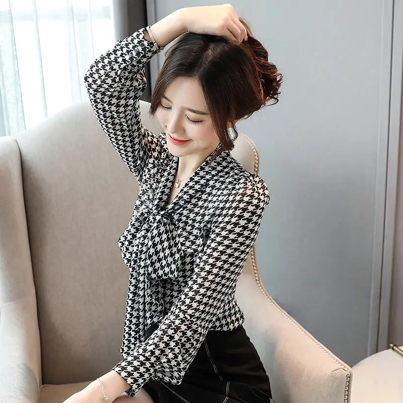 Vintage Houndstooth Printed Bow Women\'s Shirt Elegant Office Lady V-Neck Pullovers Fashion Commute Loose Oversize Blouses Female