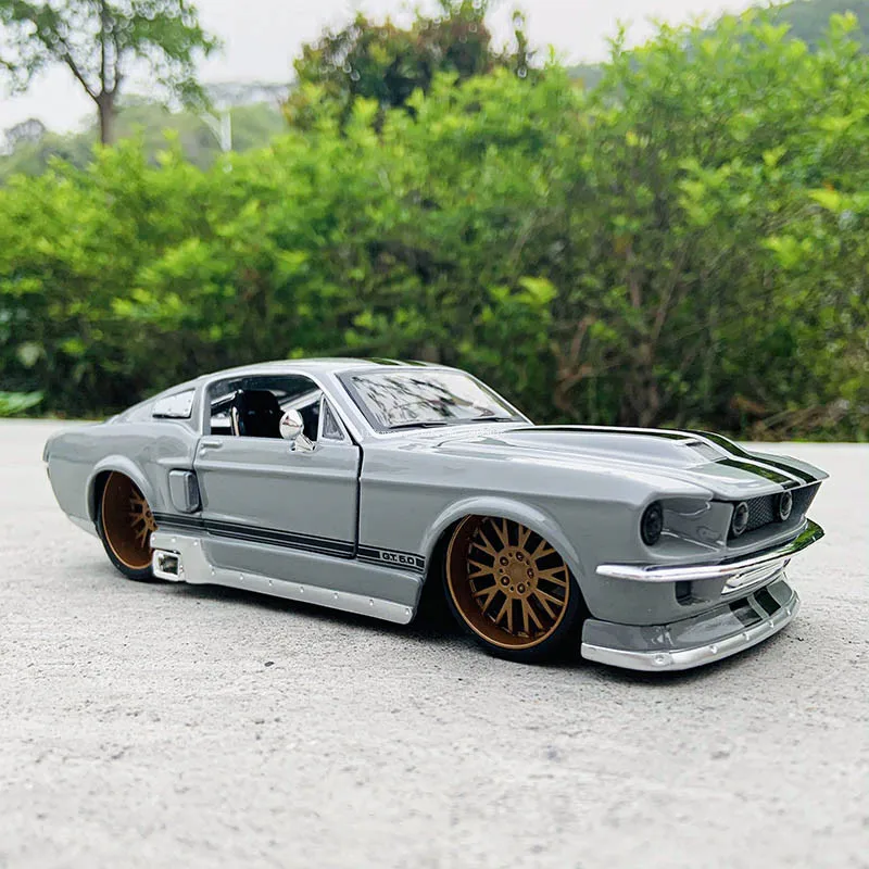 Maisto 1:24 New hot sale 1967 Ford Mustang GT gray simulation alloy car model crafts decoration collection toy tools gift