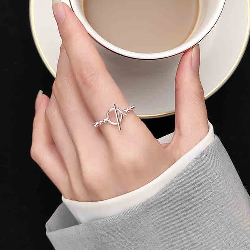 Hollow Circle Irregular Geometric Open Ring for Women Fashion Silver Color Rings Simple Jewelry Gifts Charms Girls Chain Bague