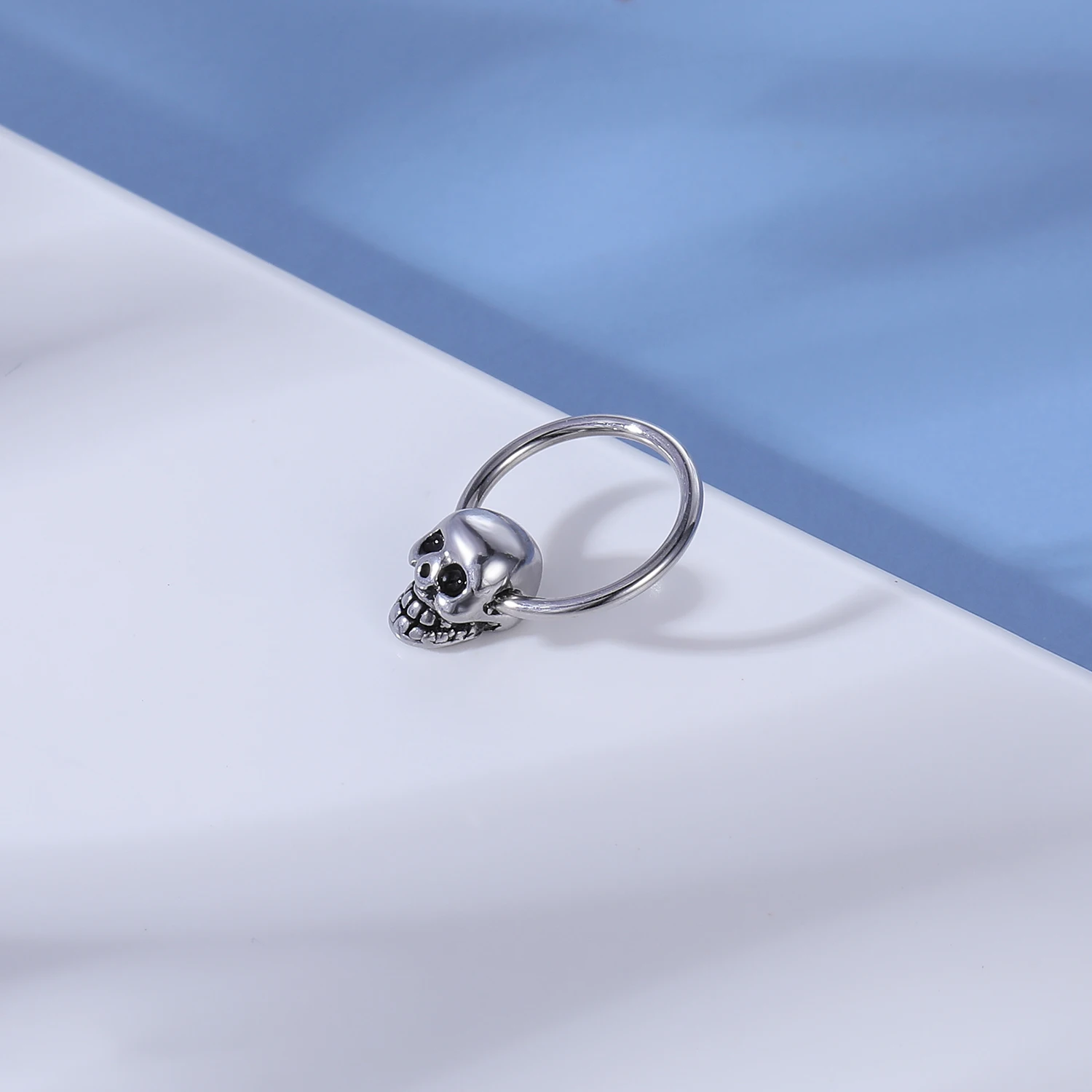 AOEDEJ 16G Skulll Nose Ring Stainless Steel Septum Piericng Ring Zircon Septum Click Women Crystal Nose Ring Men Punk Nose Ring