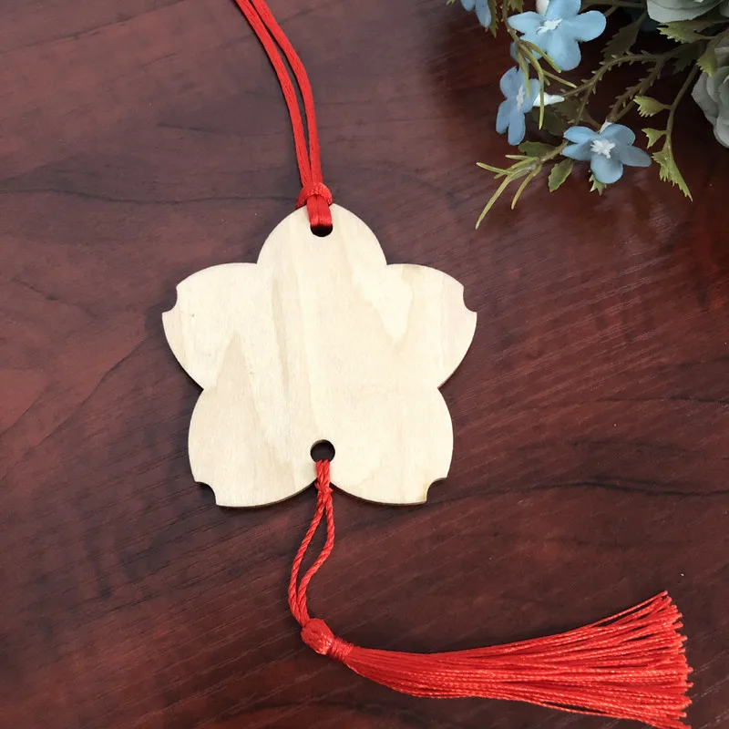 50pcs Wooden Heart Flower Wedding Card Chinese New Year Wish Tree Pendant Gift Tags Blank Hanging Label with Tassel