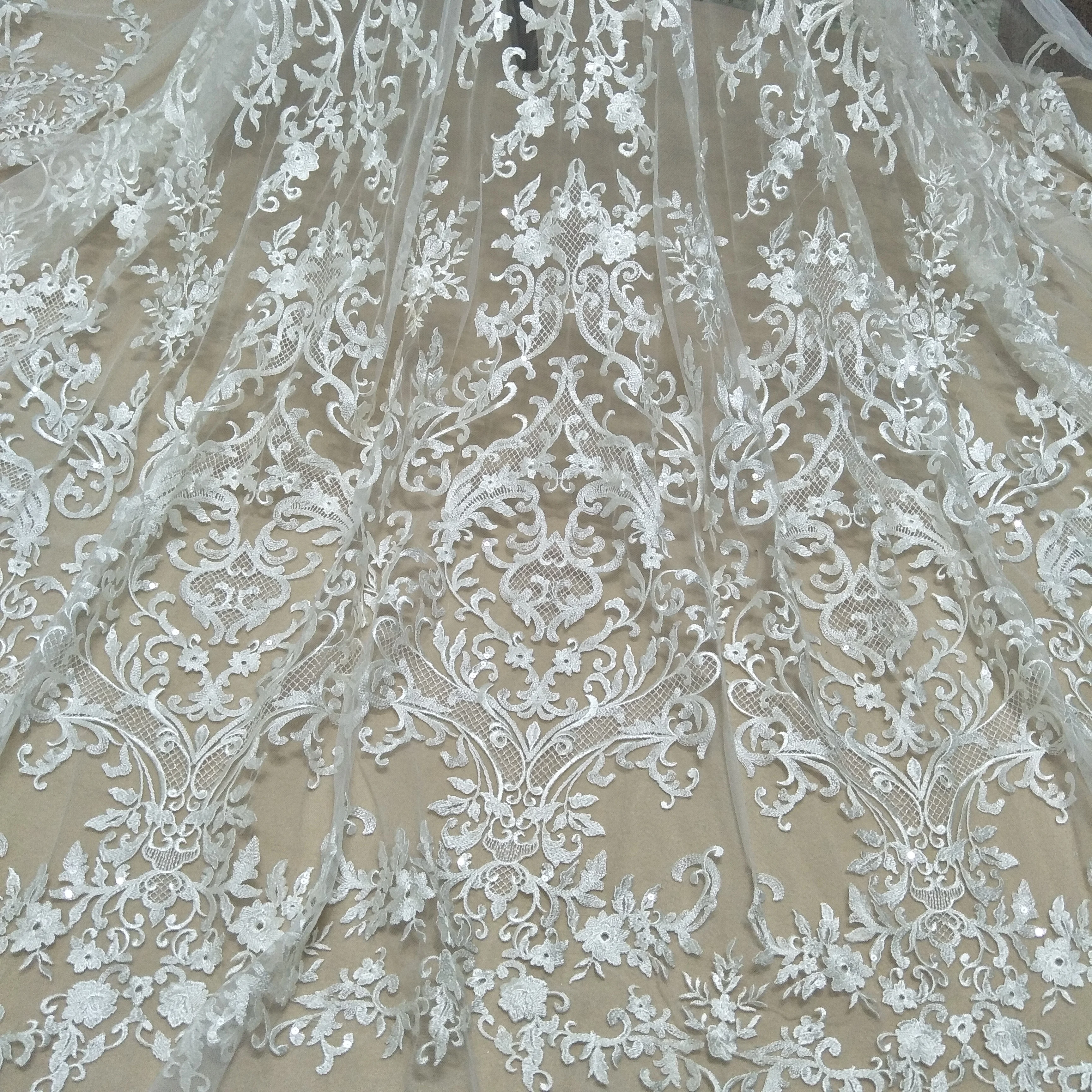 fashion sequins lace fabric wedding gown lace fabric 130cm width lace fabric sell by yard