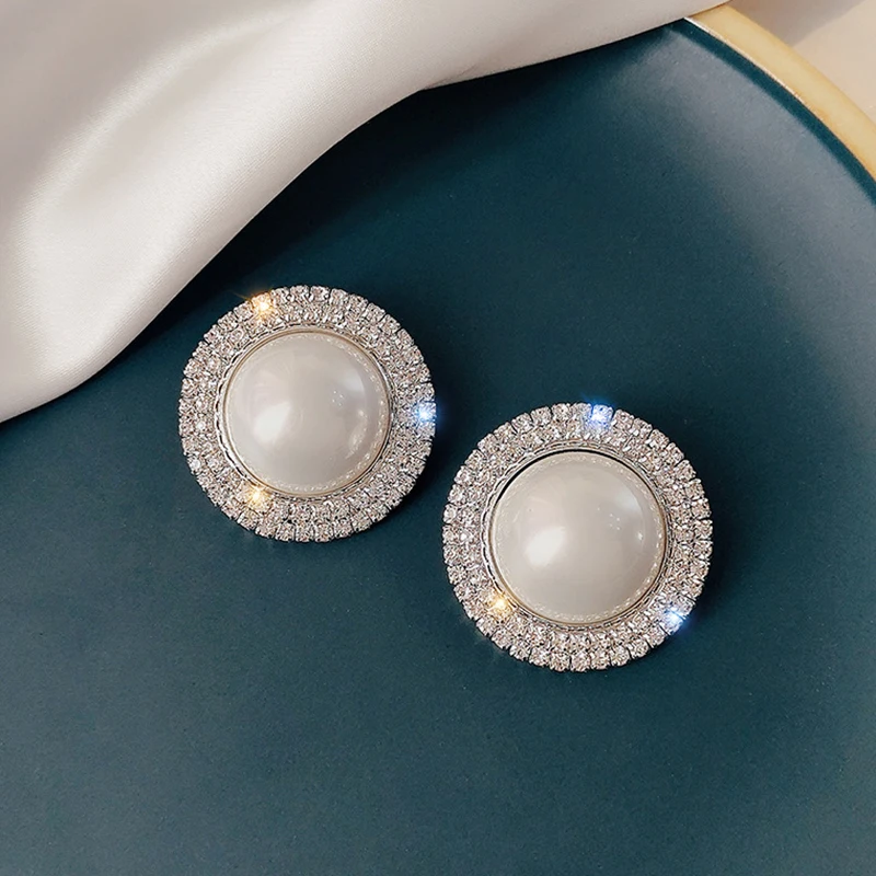 Fashion Big Clip on Earrings for Women Bijoux Exquisite Pearl Crystal Non Pierced Ear Clips Statement Earrings Jewelry Gifts