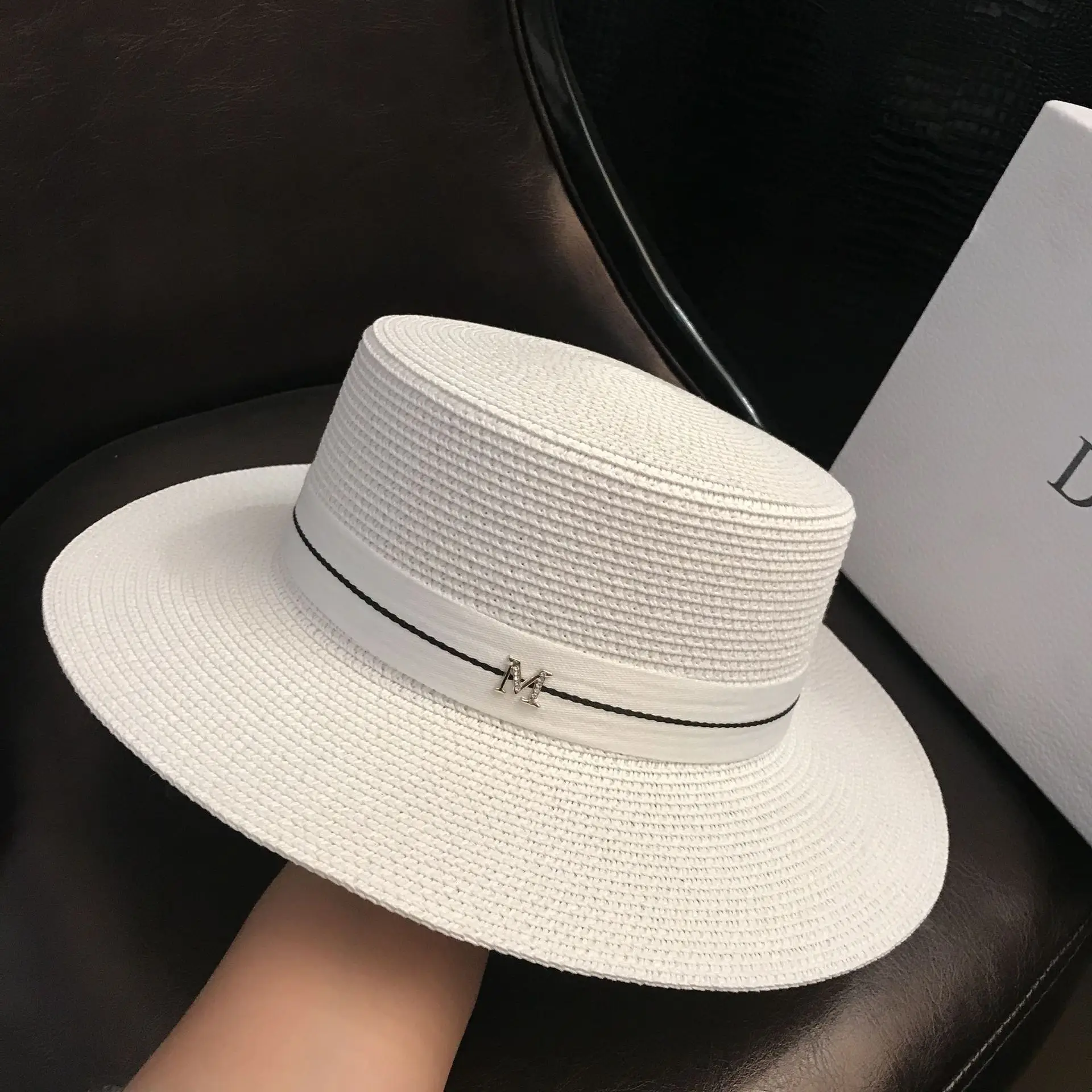 Sun Hats for Women Straw Wide Brim Hat Female Dress Hat Womens Summer Caps Beach Hat White Flat Top Fedroas Hat Korean Fashion