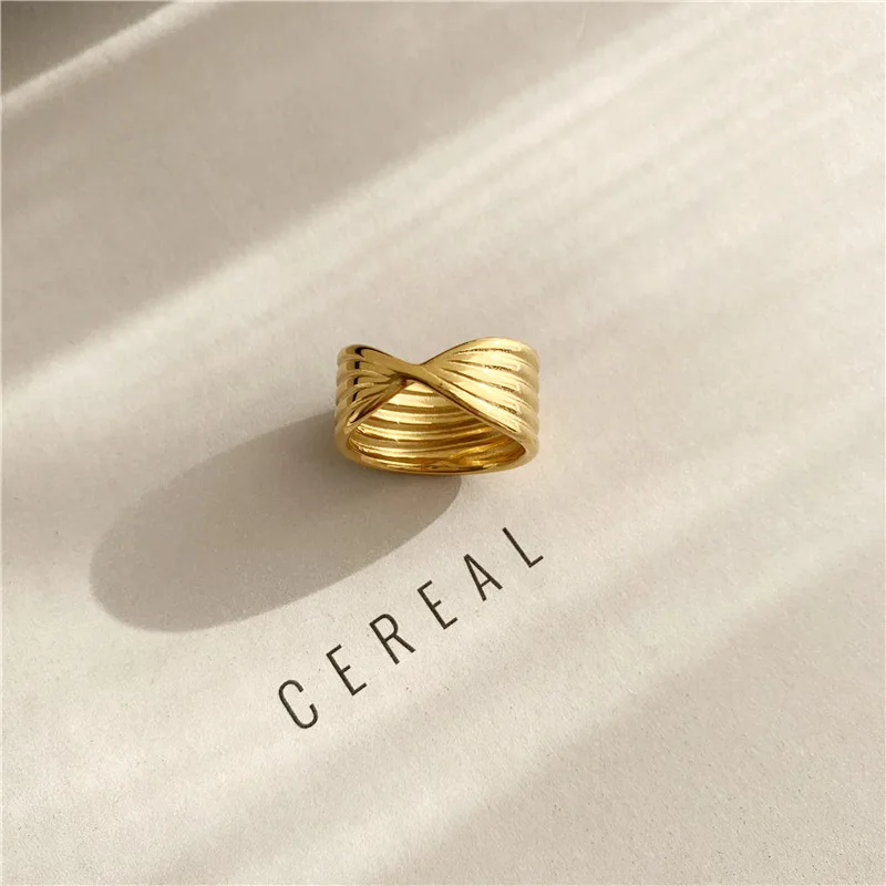 YUN RUO 2021 Personality Natural Shell Ring for Woman Exaggerated Index Finger Ring 316 L Titanium Steel 18K Gold Color Jewelry