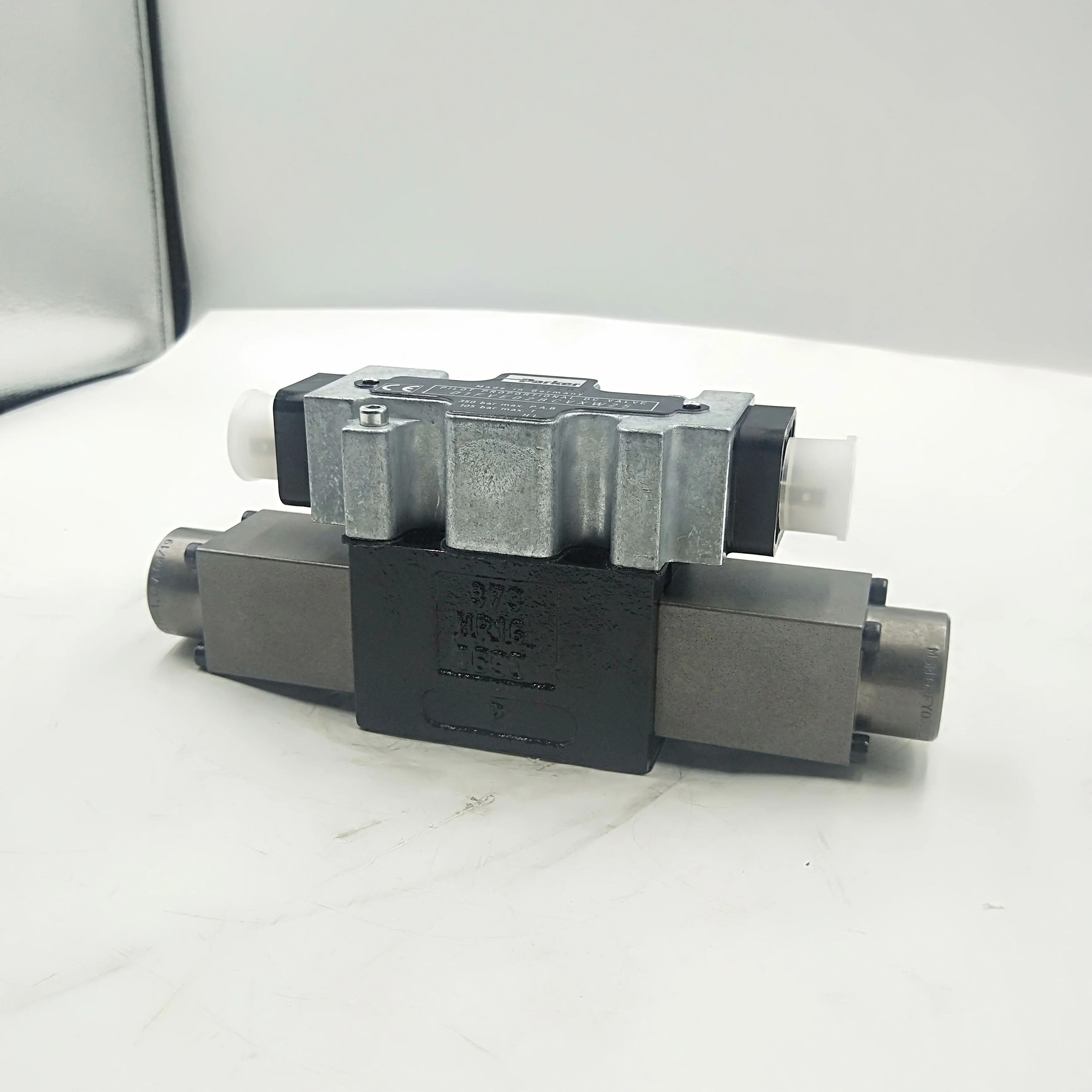 solenoid Proportional pilot reversing valve D1FVE D1FVE02BCVXW25 D1FVE02CC0NM0314 D41FWB32FC4NLW026 D1FVE02BCVLW25