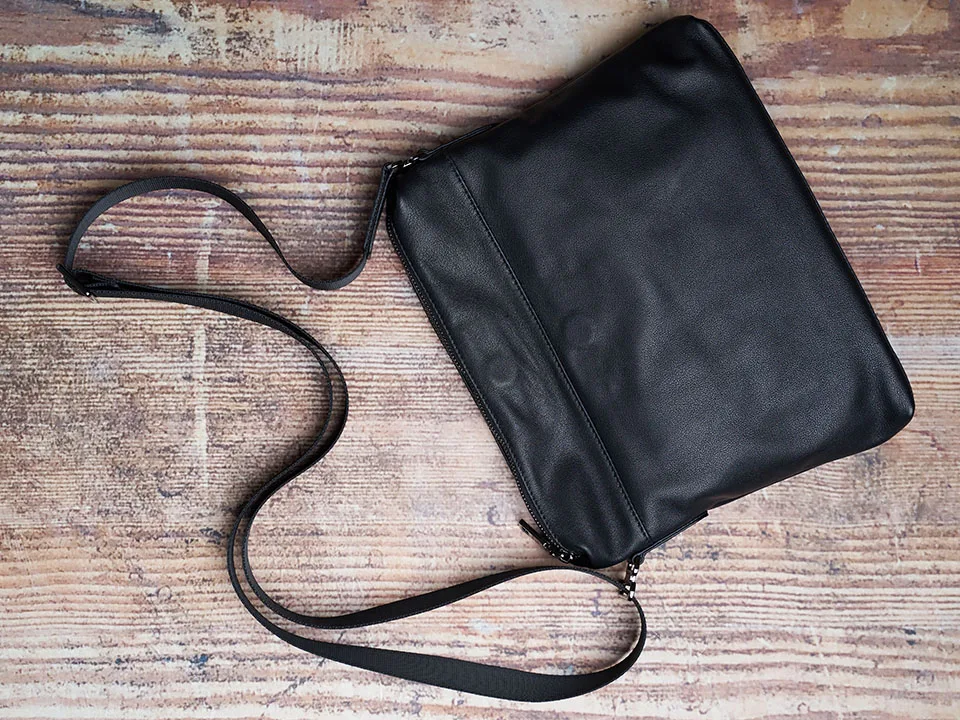 Modische Herren-Umhängetasche aus echtem Leder, lässige Crossbody-Tasche, klassische Tasche mit faltbarem Deckel und Reißverschluss, Messenger-Tasche für 10,5-Zoll-iPad, NUPUGOO. – Detail 13