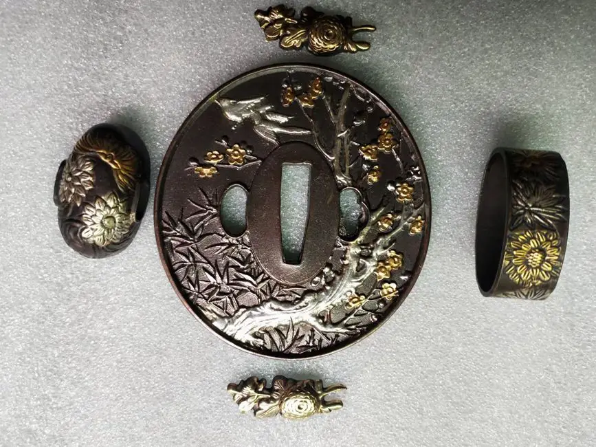 

Nice Katana's Fitting Set Pure Copper Round Tsuba Gilt Accessories For Samurai Sword Nodachi Odachi Shinai Tachi Wakizashi