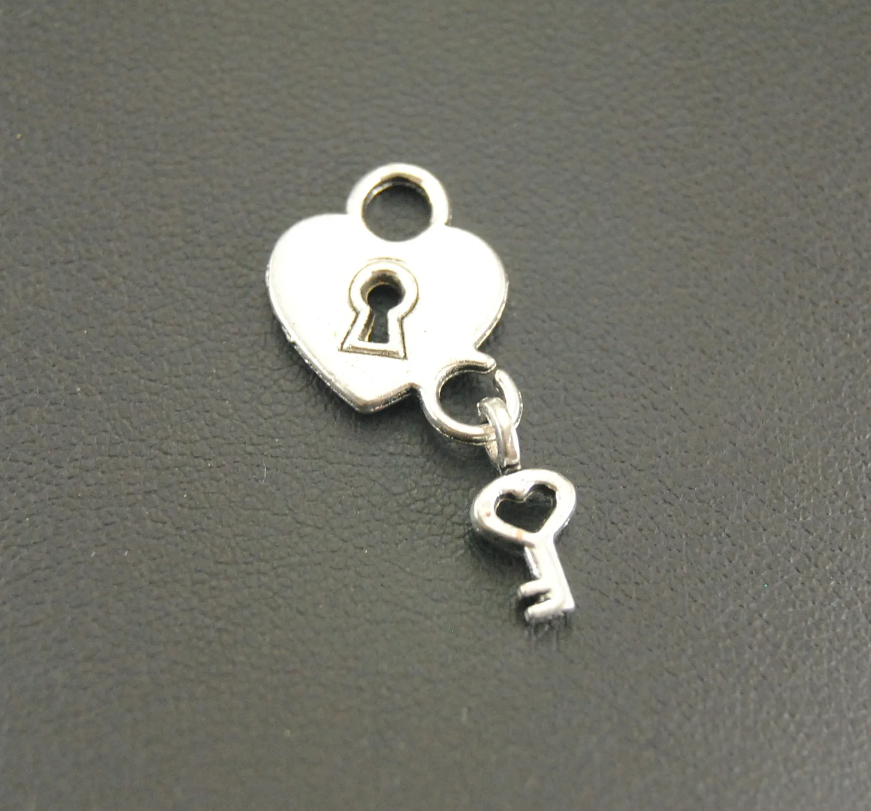 30pcs Charms Heart Lock And Key Silver Color Pendant For DIY Handmade Jewelry Making Accessorie