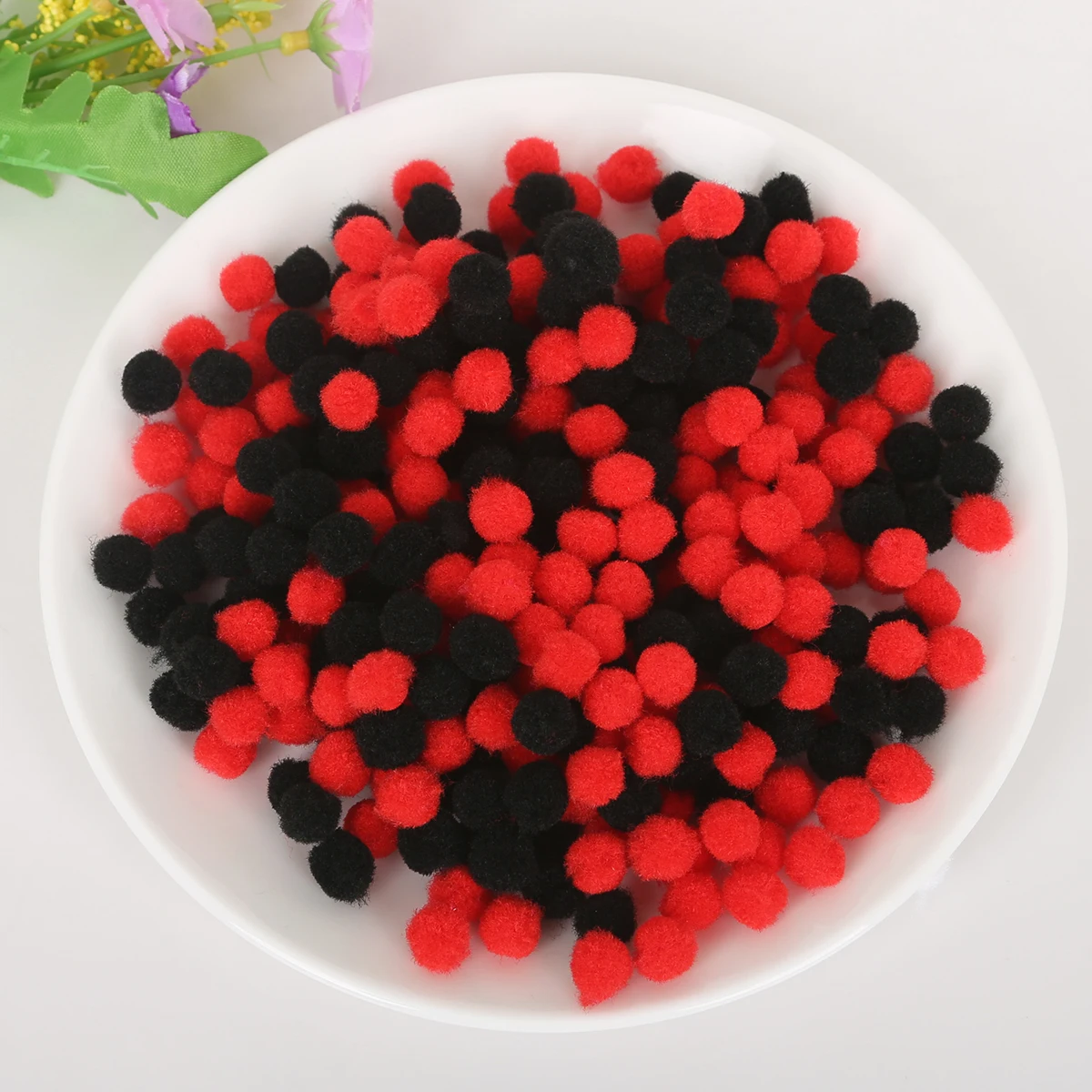 300 sztuk 10mm Multicolor miękkie włochata kulka pompon Handmade pompon dla dzieci zabawki DIY zapasy rzemieślnicze