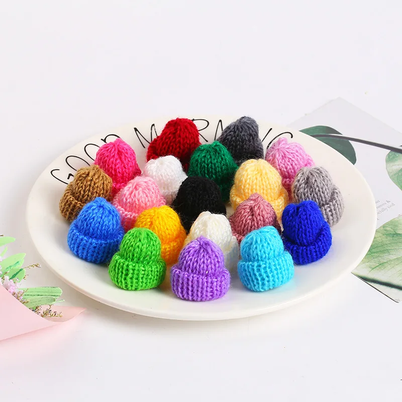 20-50Pcs Mini cappelli per maglieria in peluche bambole fai-da-te vestiti materiale per cucire manuale cappuccio abbigliamento arti accessori per