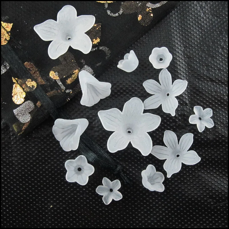 Fashion New Acrylic Charms Frosted Plastic Horn Snowflake Star Retro Spacer Beads End Caps White