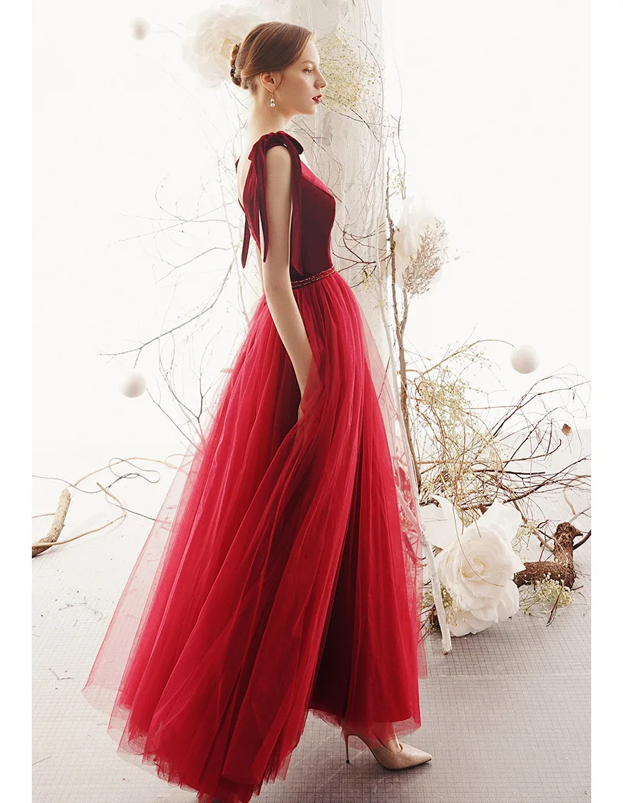 Elegant Red พรหมกับ V คอกำมะหยี่ซาตินและเส้นด้ายสุทธิ Bowknot ลูกไม้ชุดราตรี Custom Made Party Gowns