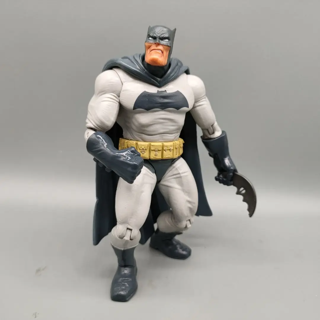 DCC Collectibles DarkKnight Returns Bat-Hero  6