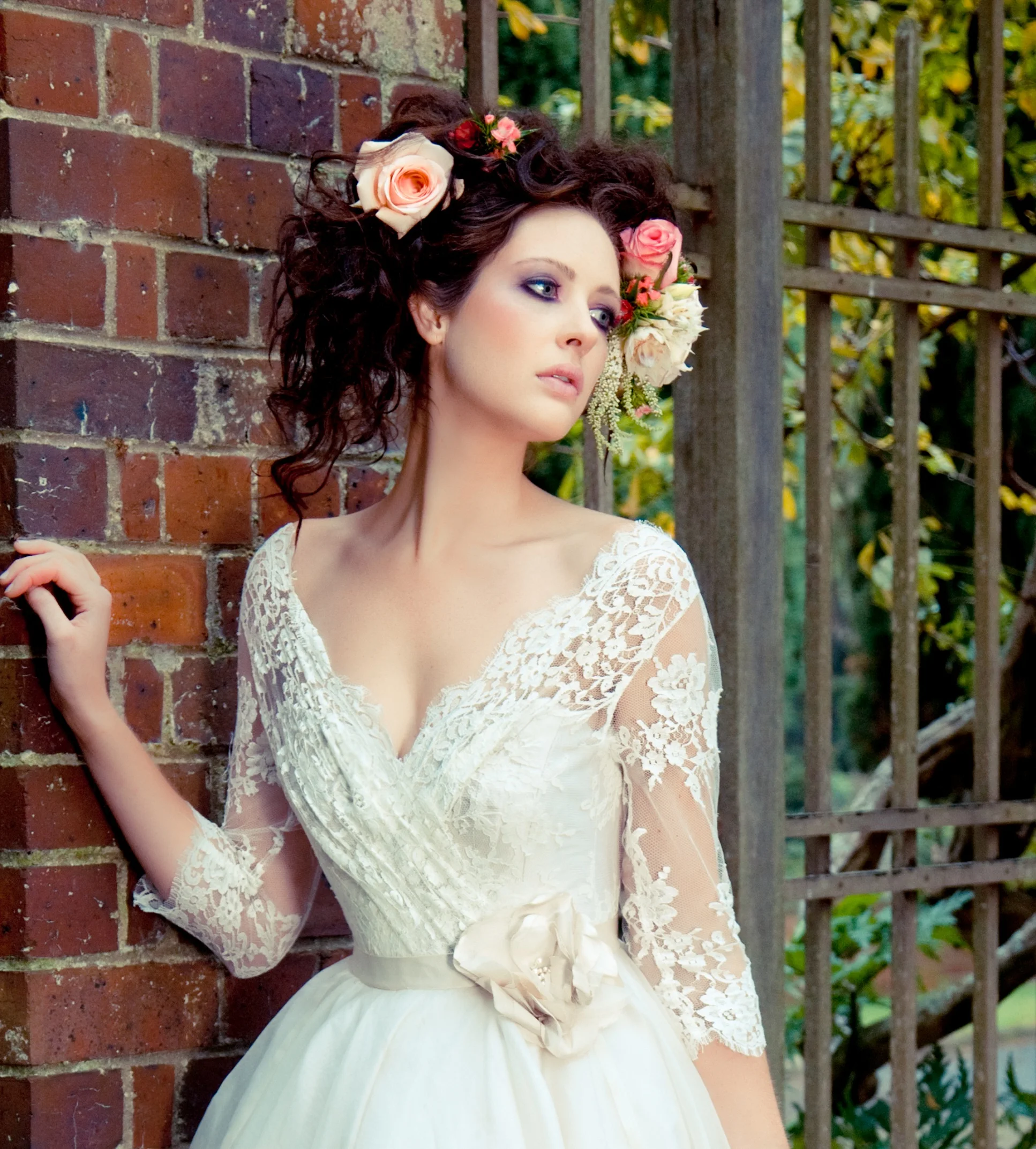 Vintage Thee Lengte Trouwjurken Met Mouwen Graceful Ivoor Een Lijn Lace Receptie Bruidsjurken