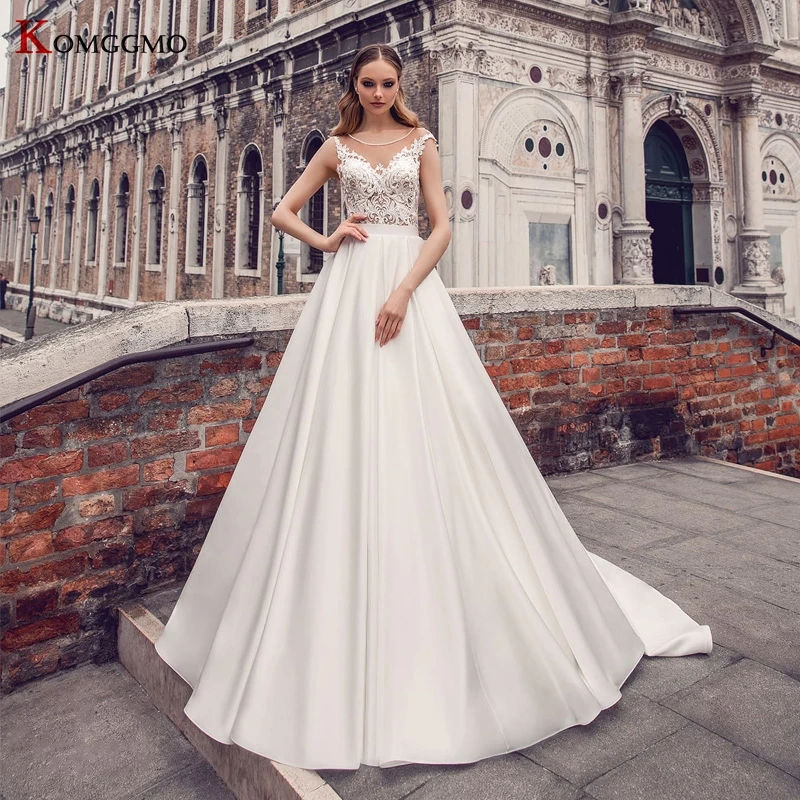 High-End Cap Sleeve Embroidery Appliques Tulle Court Train Bridal Ball Gown Elegant Button Back O-Neck Wedding Dress 2023