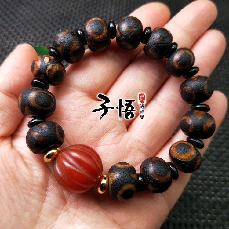 Agate Tibetan antique old leather agate three eye Tianzhu hand string weathered pattern 20 pumpkin bead jewelry wholesale