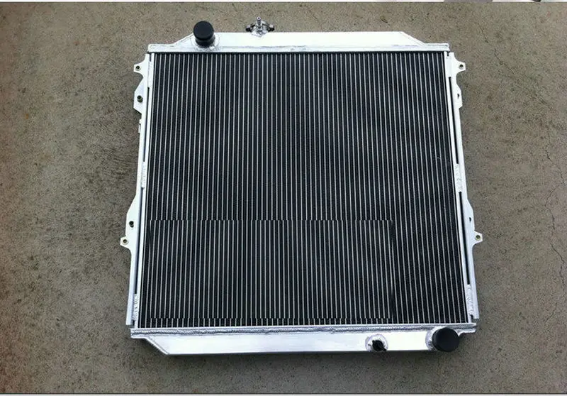 Radiator + Fan 1996-2002 For Toyota 4Runner Hilux Surf KZN185 & Prado KZJ90 KZJ95 3.0L 1KZ-TE TD TDiC Diesel MT 1997