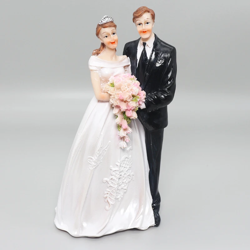 Wedding Anniversary Couple Figurines Car Accessories Valentine\'s Day Ornaments Home Decoration Resin Crafts Gift for Guest
