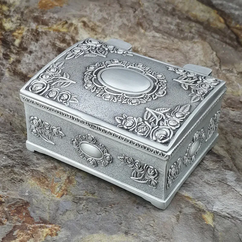 Small Size Retro Metal Jewelry Box Vintage Flower Carved Home Decor Trinket Case Ring Bracelet Pendant Storage Beads Organizer