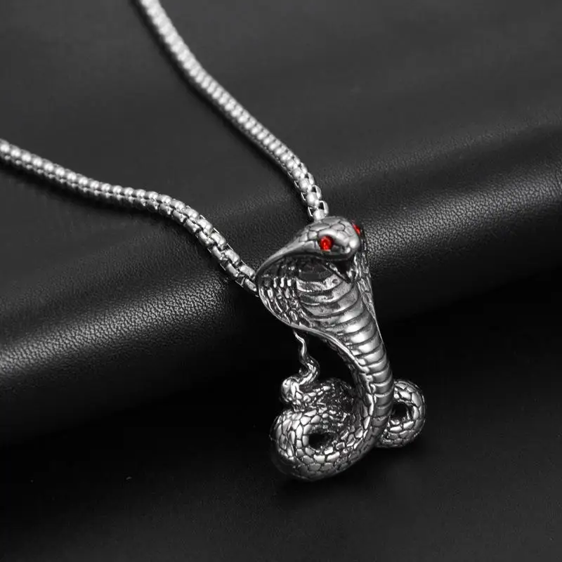 Retro Personality Red Eye Cobra Pendant Necklace Is Suitable for Men\\\\'s Punk Domineering Rock Hip Hop Jewelry