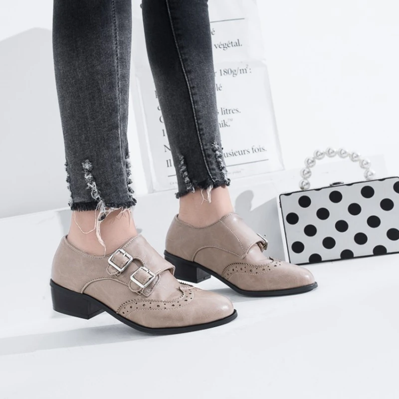 Blxqpyt único-mulher sapato primavera outono áspero de salto médio feminino esculpida estudantes cem conjuntos de fivela sapatos mulher 8732