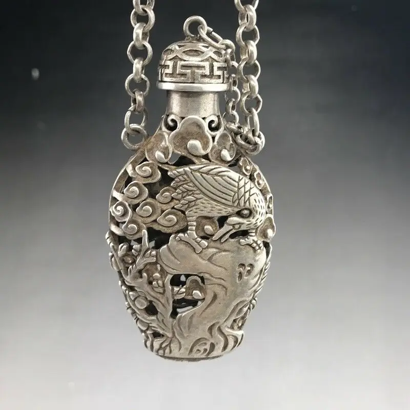 

OLD CHINESE TIBETAN SILVER SNUFF BOTTLE HANDMADE HOLLOW EAGLE Parrot sachet