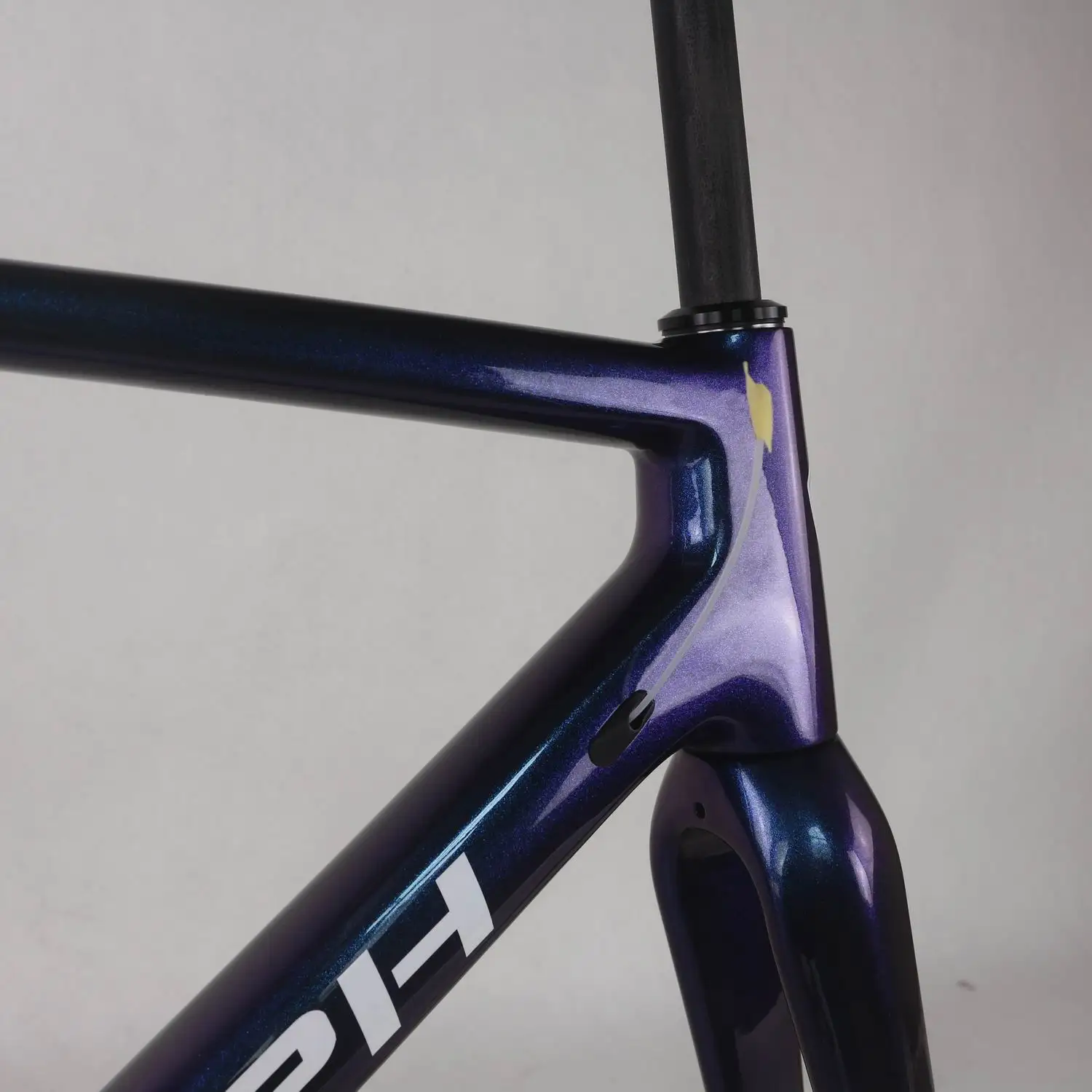 Chameleon XC frame , Gravel frame , Carbon frame , Bike frame . SERAPH frame, GR029 Bicycle Competition, Custom Paint