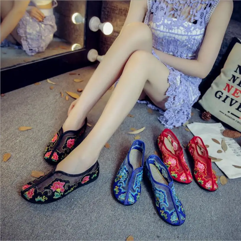 Flat bottom small crown soft bottom mesh embroidery Sandals breathable walking dance shoes summer women Single sandals