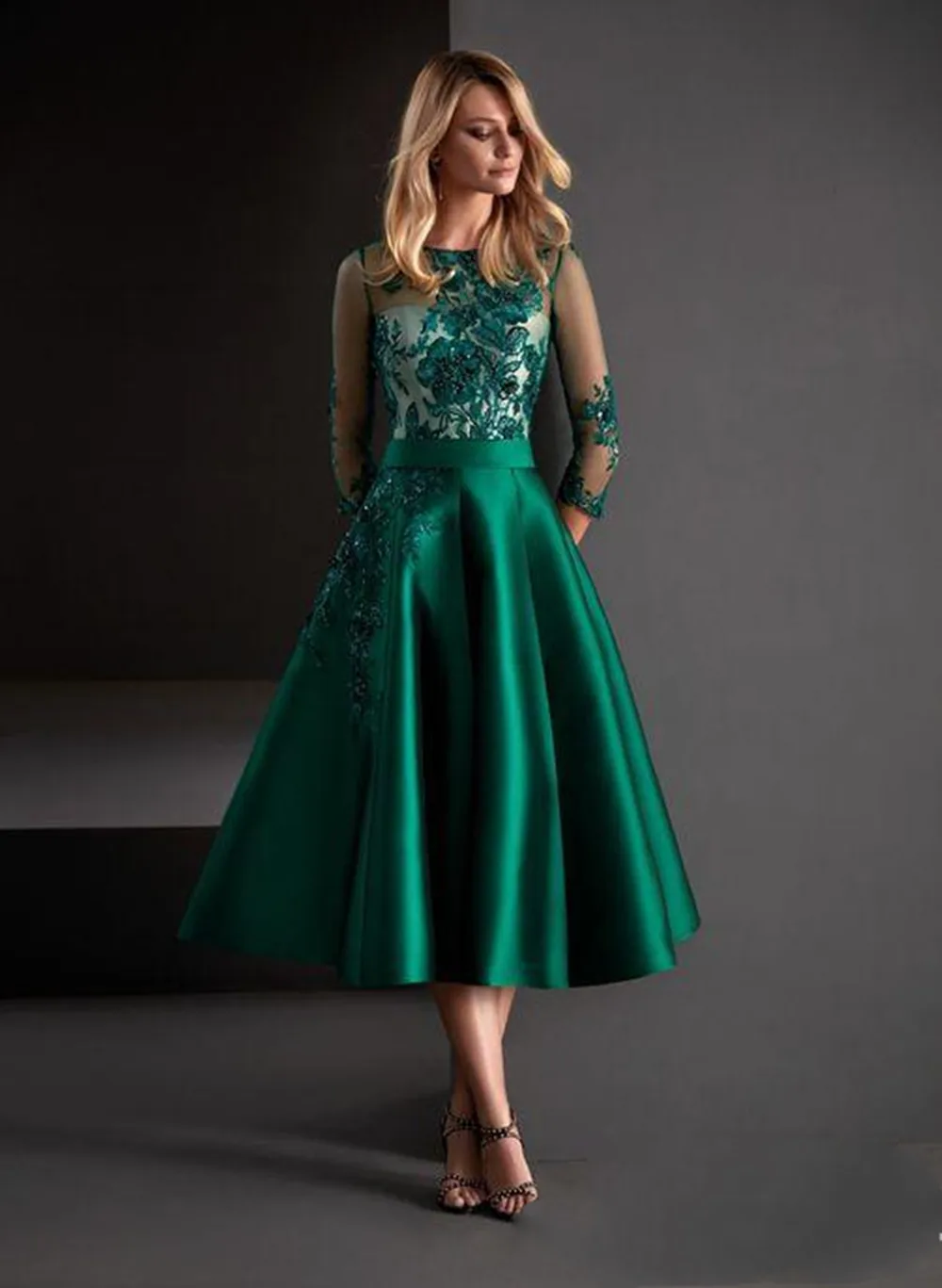 Vestidos de cetim personalizados para a mãe da noiva, Appliqued Tea Length, convidado do casamento, verde, manga longa, noite formal