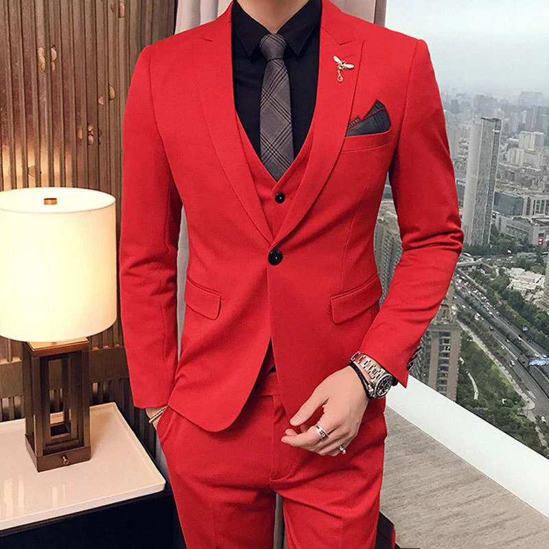 Vestido de noche rojo para hombre, traje de fiesta con solapa de pico, ajuste a medida, esmoquin de boda de tres piezas (chaqueta + Pantalones + chaleco), 2020