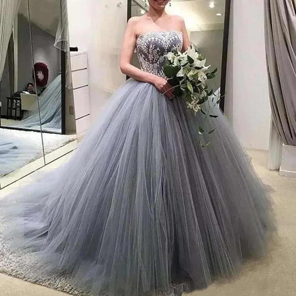 

Grey Lace Quinceanera Dresses Ball Gown Tulle Prom Ball Gown Plus Size Girl Women Corset Sixteen Sweet 16 Dress for 15 Years