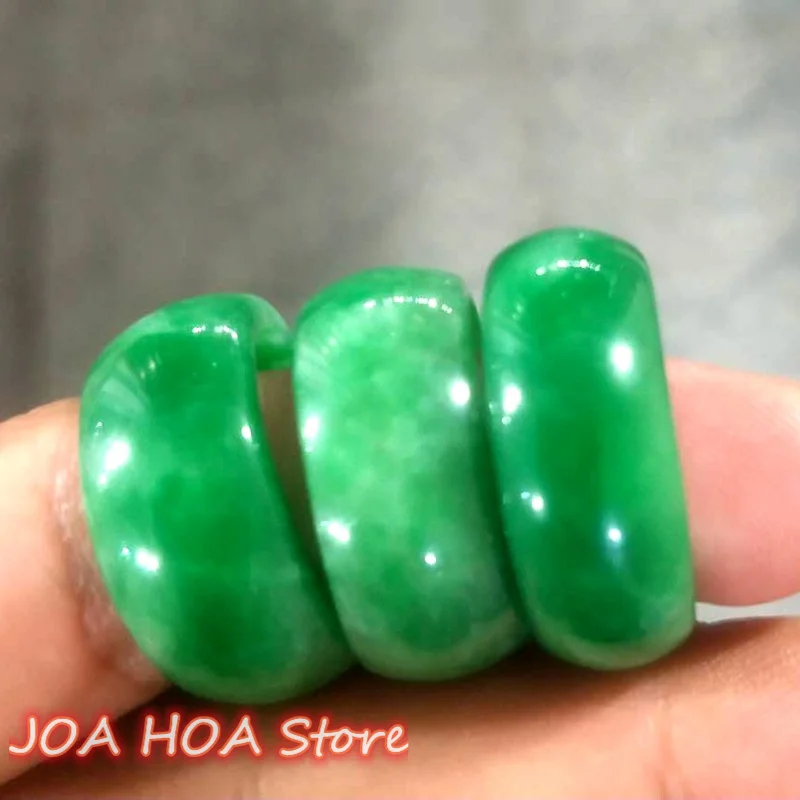 

Natural Emerald Dry Green Ring Jadeite Color Jade Fingerring Fine Handring High Quality Jewelry