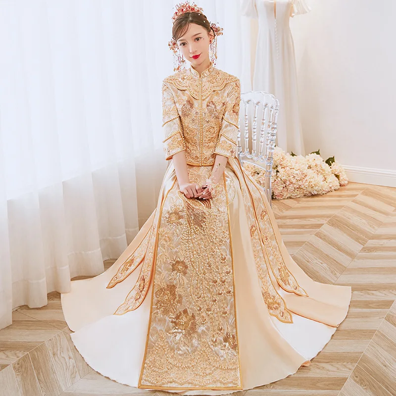 

Chinese Style Show And Champagne Retro Chinese Phoenix Embroidered Tassel Wedding Cheongsam Traditional Bride And Groom Wedding