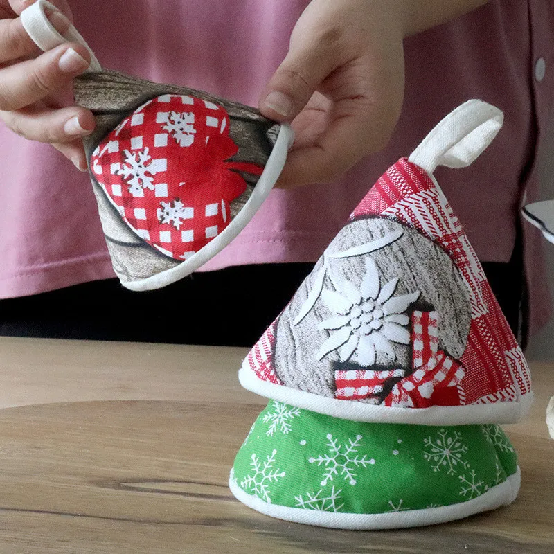 

Triangular Pot Cover Kitchen Casserole Enamel Insulation Clip Fabric Insulation Hanging Handle Glove Xmas Party Gift