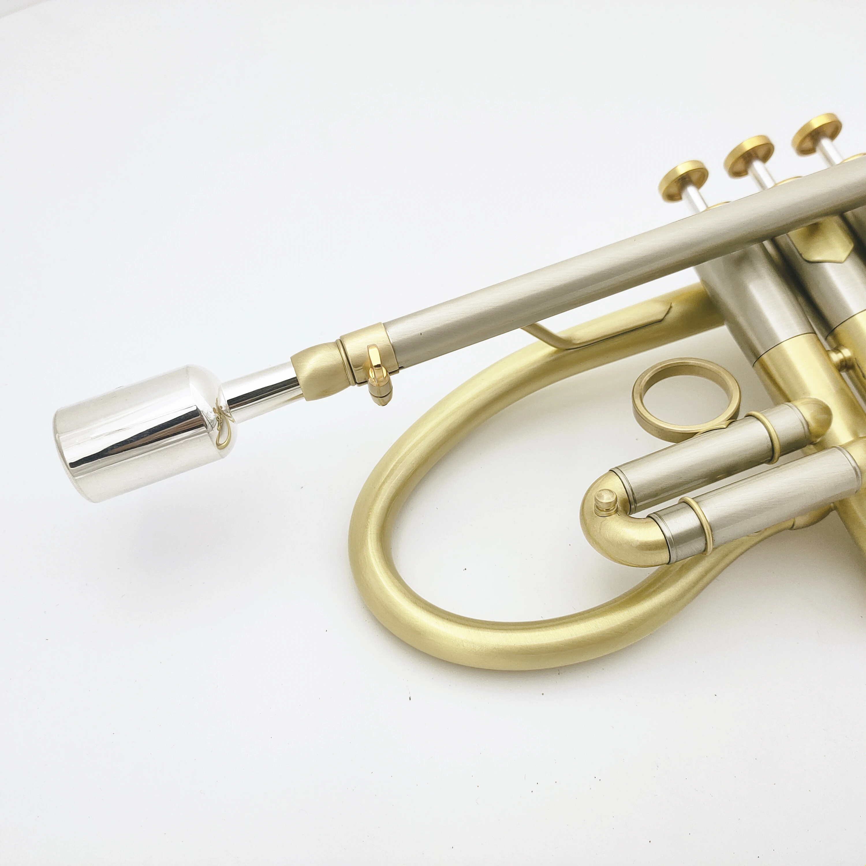 Advanced Custom Professional  MARGEWATE Trumpet Bb Tune Brass Gold Plated Surface Professional Music Instruments With Case