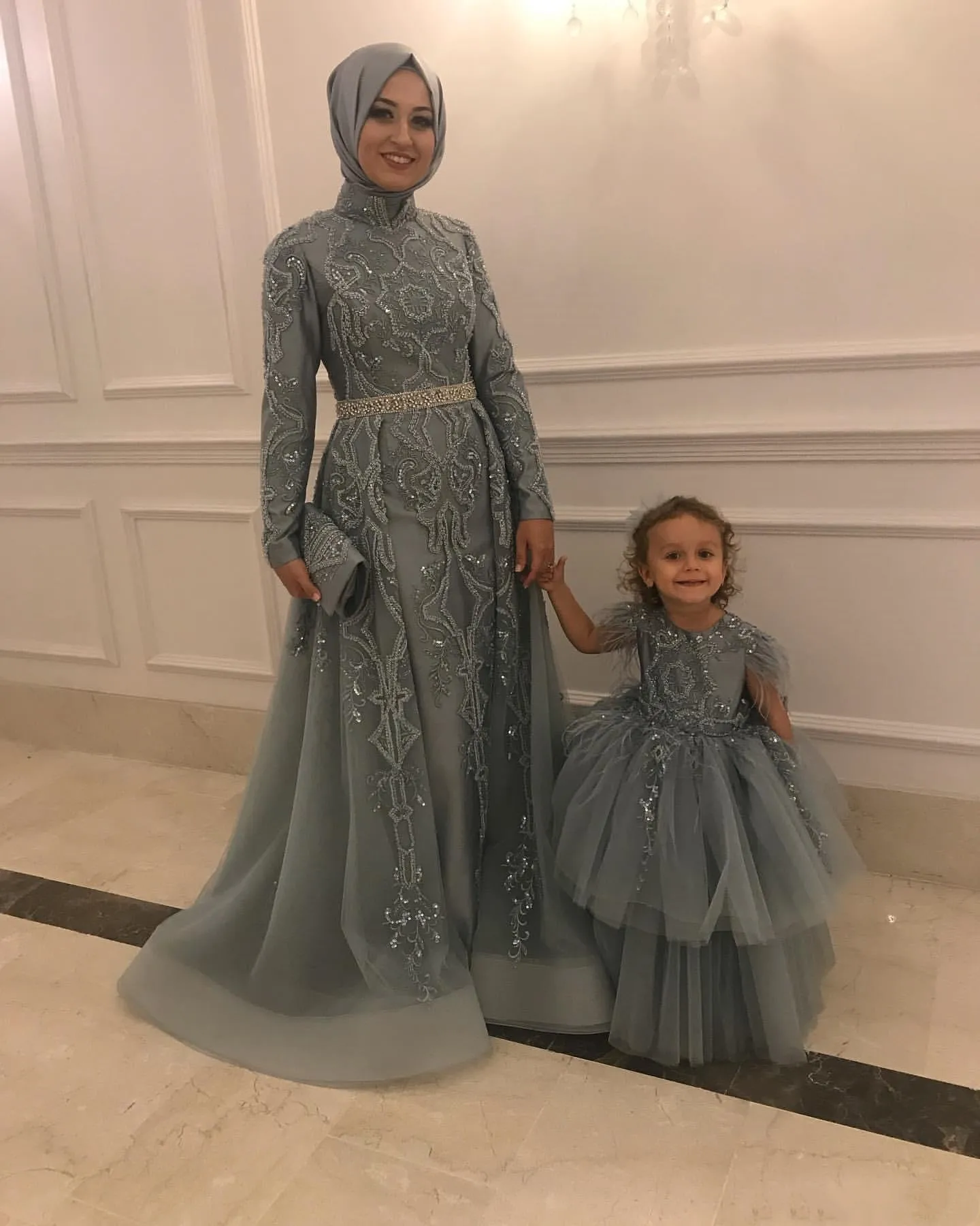 

Saudi Arabia Muslim Lace Beaded Evening Dresses Silver kaftan Long Sleeves Tulle Formal Party Prom Gown Elegant Robe De Soiree