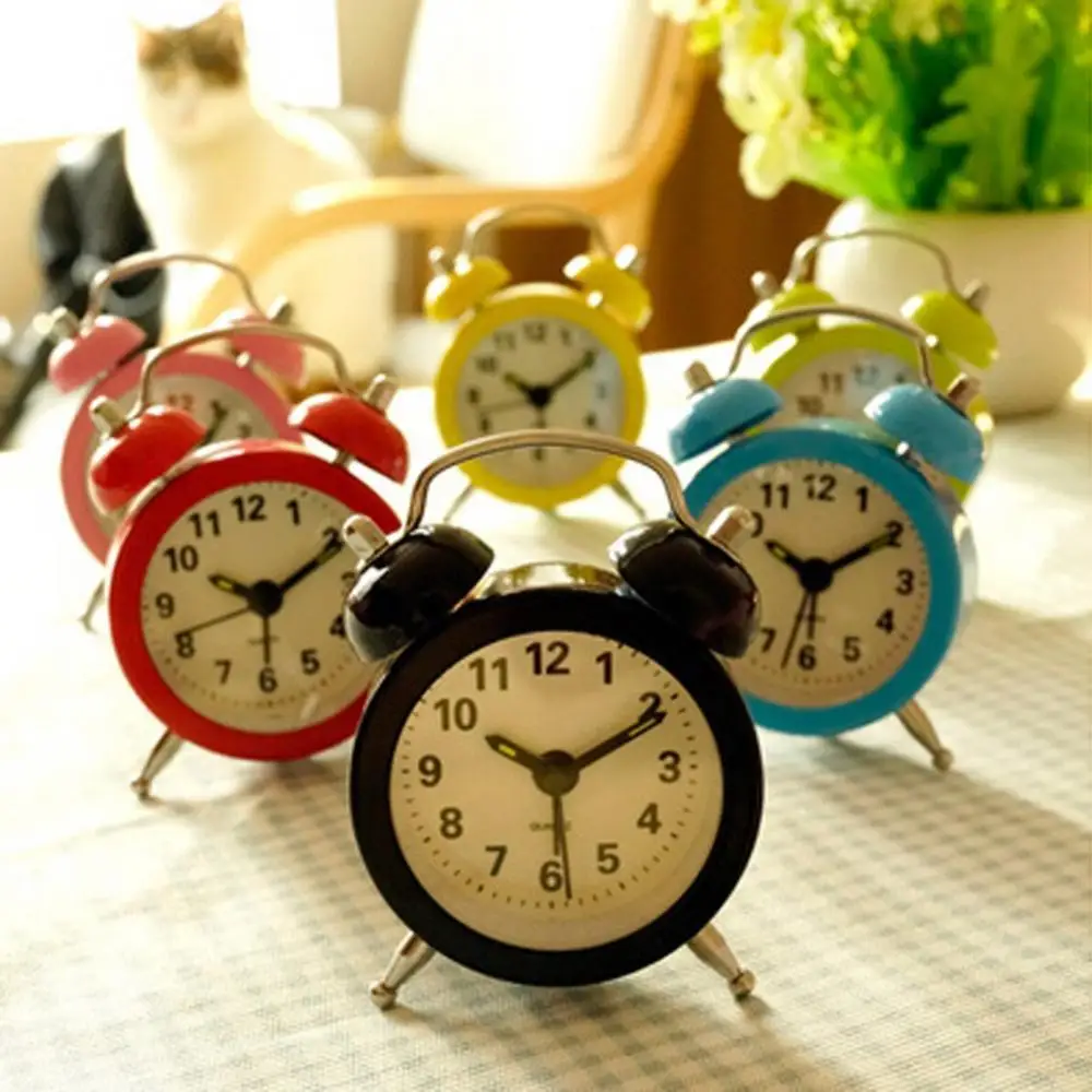 Battery Operated Analog Mini Round Bedside Desk Alarm Clock for Home Dropshipping