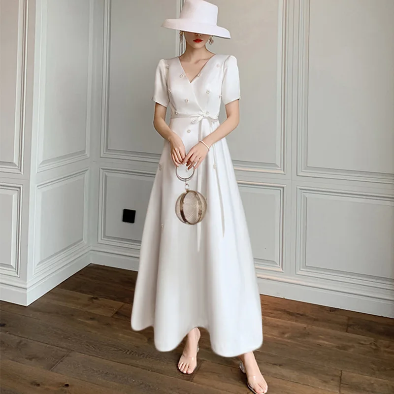 Vestido de fiesta francés con cuello en V para mujer, vestido de noche de manga corta con cuentas de perlas y flores, Vestidos de graduación blancos