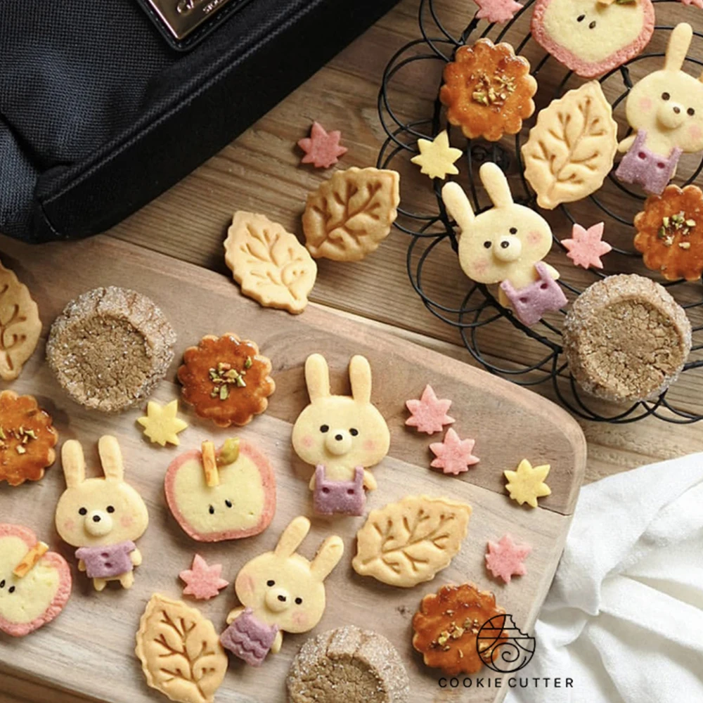 Bunny And Bear Series Biscuit Mold 3D Rabbit Shape Mold Cartoon Cookie Press Mold Handmade Dessert Cake Decoration Baking Tools