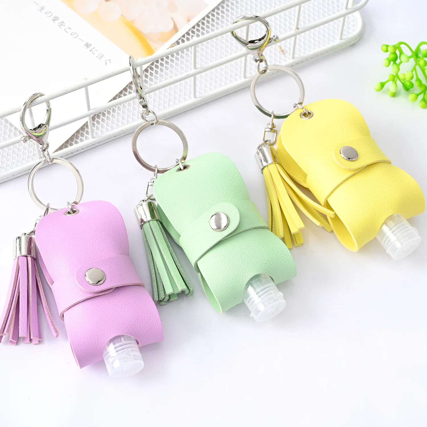 New Empty Portable Hand Sanitizer Bottle Keychain Holder Reusable Bottle Hand Washing gel Storage Bottle with Keychain