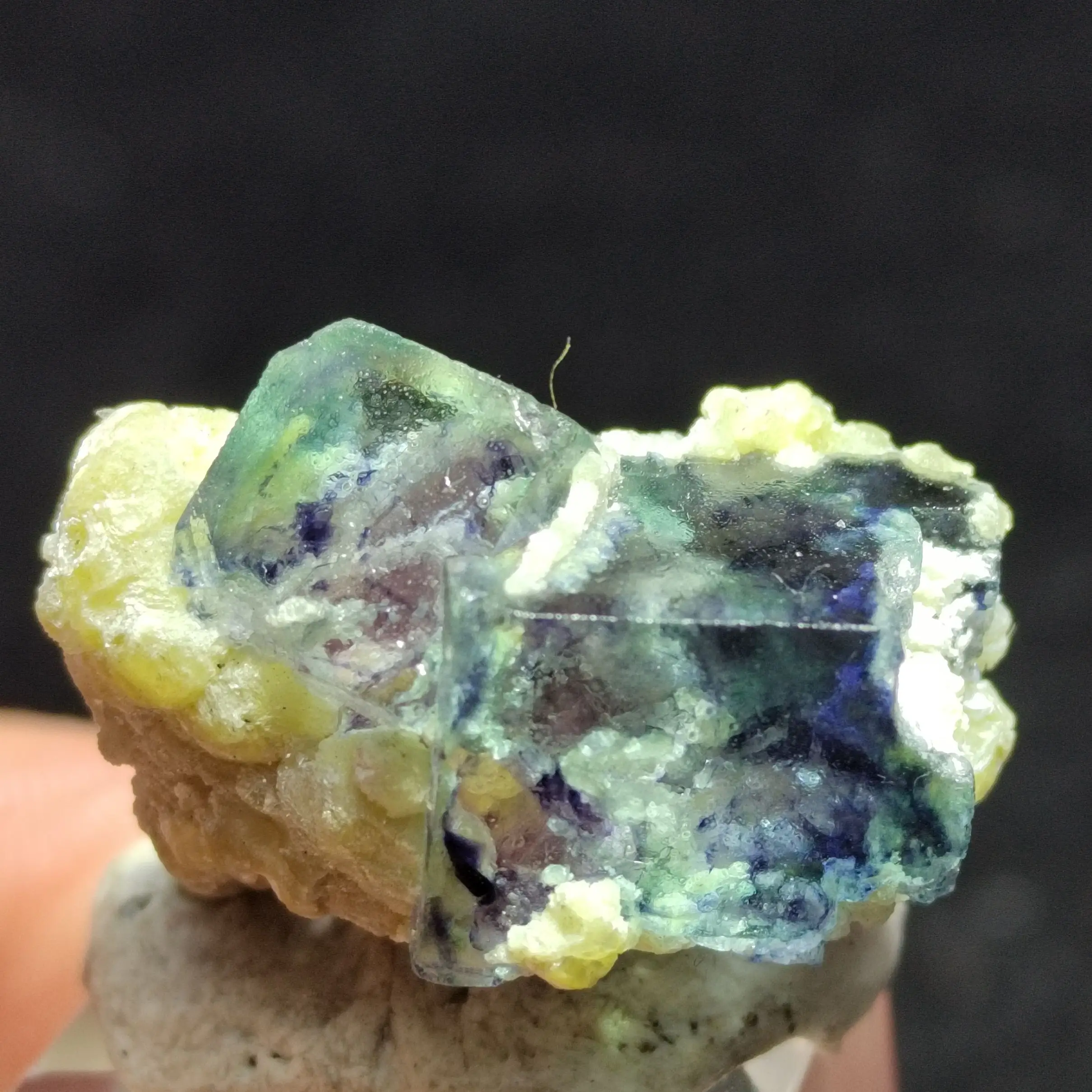 

3.5g-11.24gNatural rare fluorite mineral specimens and stone decoration restoration can be used for QUARTZ GEM home decoration